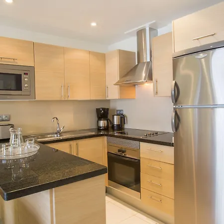 מלון דירות Ona Hollywood Mirage 4*