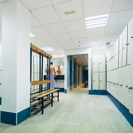 Ona Hollywood Mirage