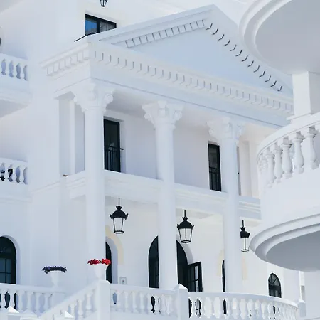 Ona Hollywood Mirage מלון דירות