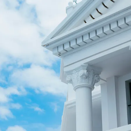 Ona Hollywood Mirage