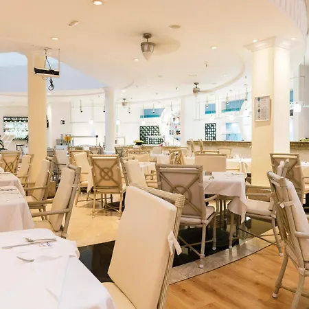 Ona Hollywood Mirage