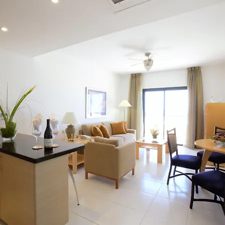 Ona Hollywood Mirage 4*