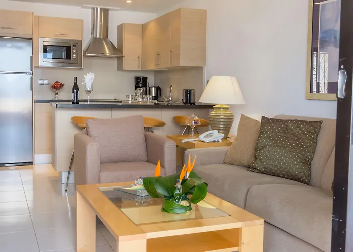 Ona Hollywood Mirage Aparthotel 4*