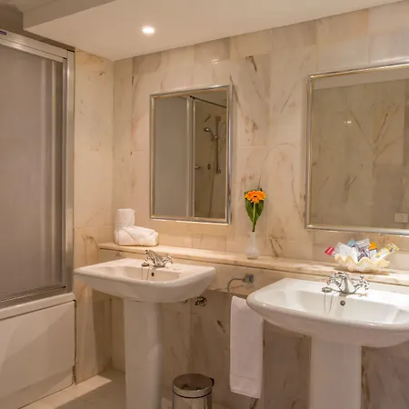 Ona Hollywood Mirage Апарт-отель Лос Кристианос