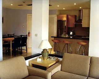 Ona Hollywood Mirage Апарт-отель