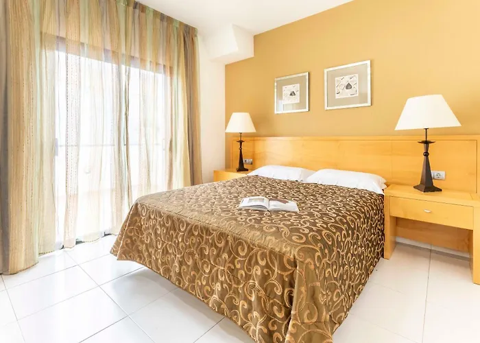 Апарт-отель Ona Hollywood Mirage 4*