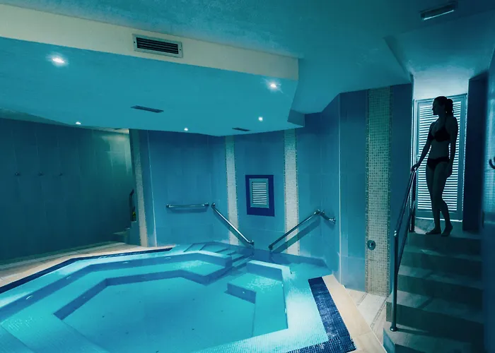Ona Hollywood Mirage 아파트호텔 4*