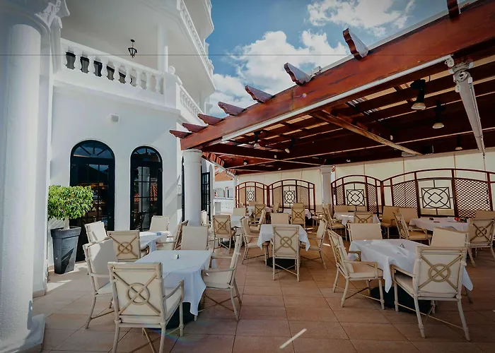 Апарт-отель Ona Hollywood Mirage 4*