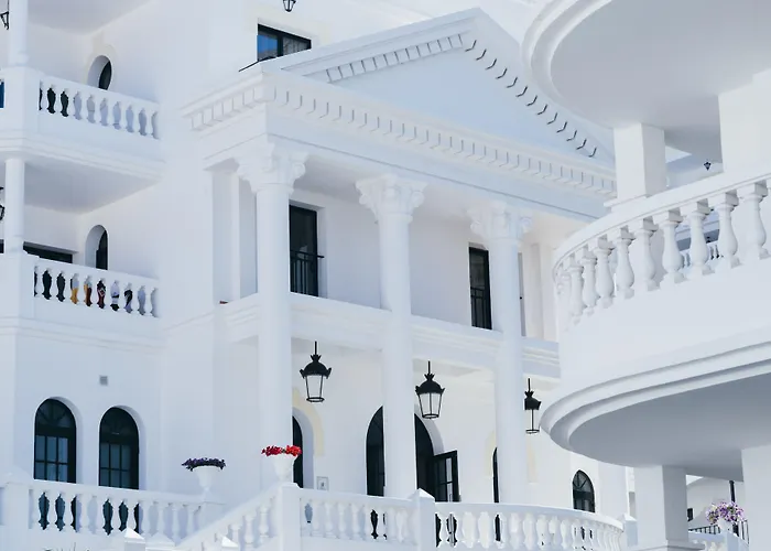 Ona Hollywood Mirage Апарт-отель