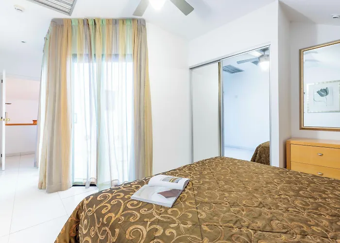 Ona Hollywood Mirage Apartmanhotel
