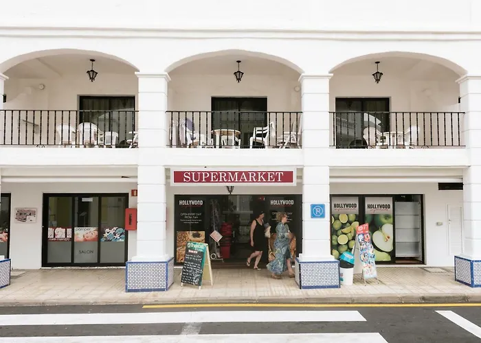 Апарт-отель Ona Hollywood Mirage 4*