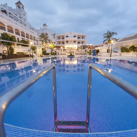 Ona Hollywood Mirage Lejlighedshotel